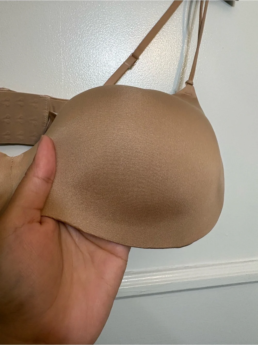 NWT SKIMS WIRELESS FORM LIGHTLY LINED PLUGE MICRO STRAP BRA